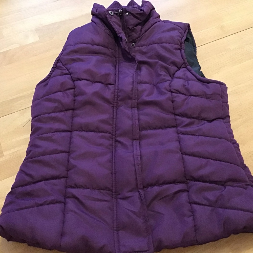 Vest puffer, Size Small Purple by Outer Edge